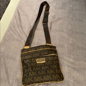 CUTE MICHAEL KORS BAG!!